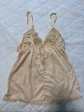 Vintage Bill Blass Petite Satin Label in Soft Champagne